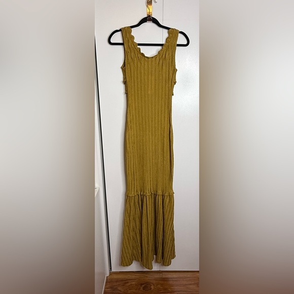 Commense Off-Shoulder Ruffle Detail Dress - Small NWT - Picture 4 of 10